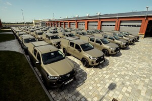 Armáda ČR přebrala prvních 60 vozů Toyota Hilux