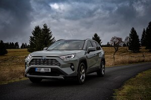 Toyota v listopadu zvýšila prodeje a je trojkou na trhu