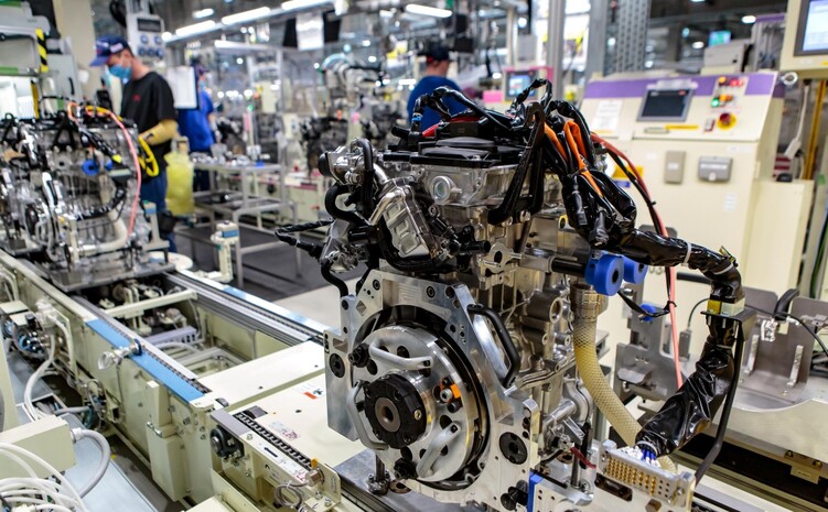 Toyota uruchamia drugą linię produkcyjną silnika 1.5 do hybrydowego Yarisa i Yarisa Cross – kontynuacja wielkiej inwestycji w produkcję napędów hybrydowych w Polsce