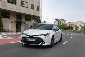 Toyota liderem polskiego rynku w 2021 roku. Corolla najpopularniejszym modelem. Nowy rekord sprzedaży hybryd Toyoty 