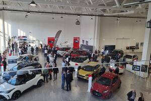 Toyota v Uherském Hradišti otevřela největší autosalon v ČR
