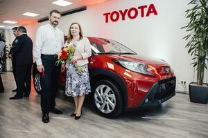 První zákazník odjel z kolínské Toyoty svým novým Aygo X