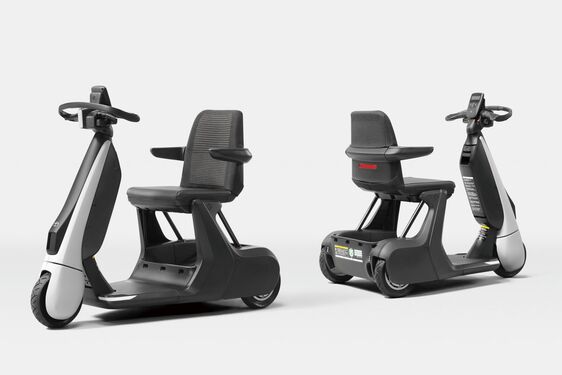  Japánban már bemutatkozott a C+walk S, a Toyota gyaloglást segítő új mobilitási eszköze