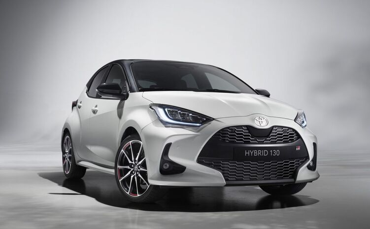 Utcahosszal a versenytársak előtt a magyarországi újautó piacon a Toyota