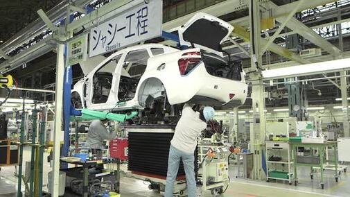 Toyota Mirai 2014 - produkcja: montaż podwozia i Systemu Ogniw Paliwowych