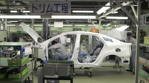 Toyota Mirai 2014 - produkcja: montowanie wykończenia