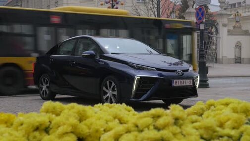 Toyota Mirai 2014 po raz pierwszy w Polsce film