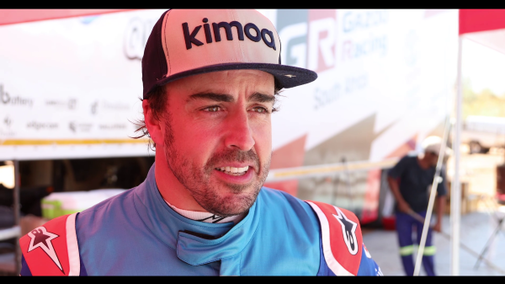 Fernando Alonso pierwszy raz za kierownicą Toyoty Hilux