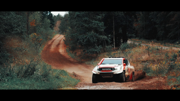 Fernando Alonso testował w Szczecinie Hiluxa zespołu TOYOTA GAZOO Racing