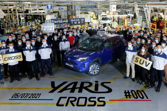 Toyota rozpoczyna produkcję nowego Yarisa Cross