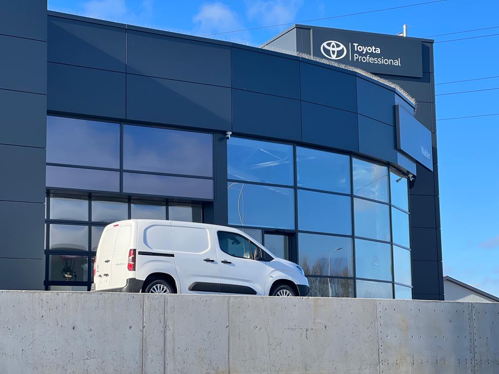 Toyota otworzyła szósty salon sieci dealerskiej Toyota Professional 