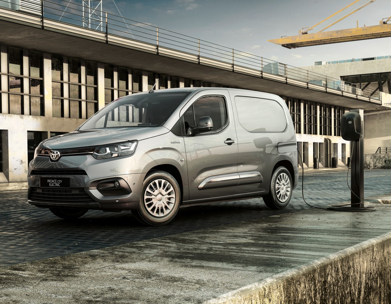 Nowa Toyota PROACE CITY Electric już w polskich salonach. Ceny od 137 900 zł netto