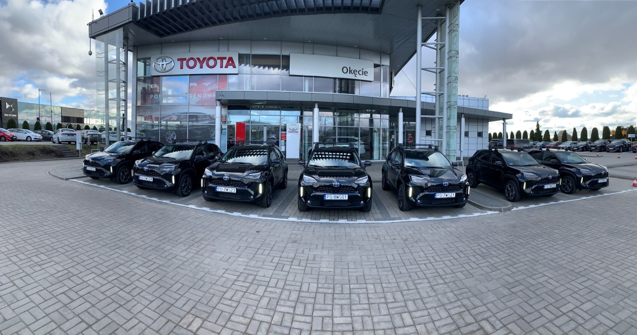 Toyota dostarczyła 21 hybrydowych SUV-ów Portom Lotniczym