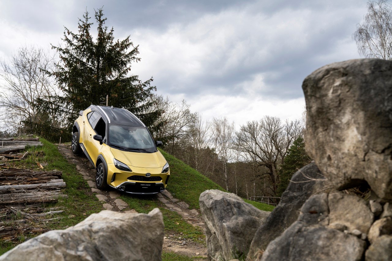 Napęd AWD-i – co powinieneś wiedzieć o inteligentnym napędzie 4x4 Toyoty w autach hybrydowych?