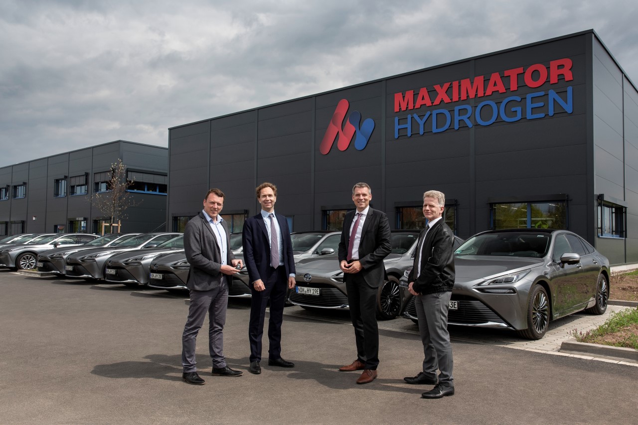 Toyoty Mirai we flocie producenta technologii infrastruktury wodorowej