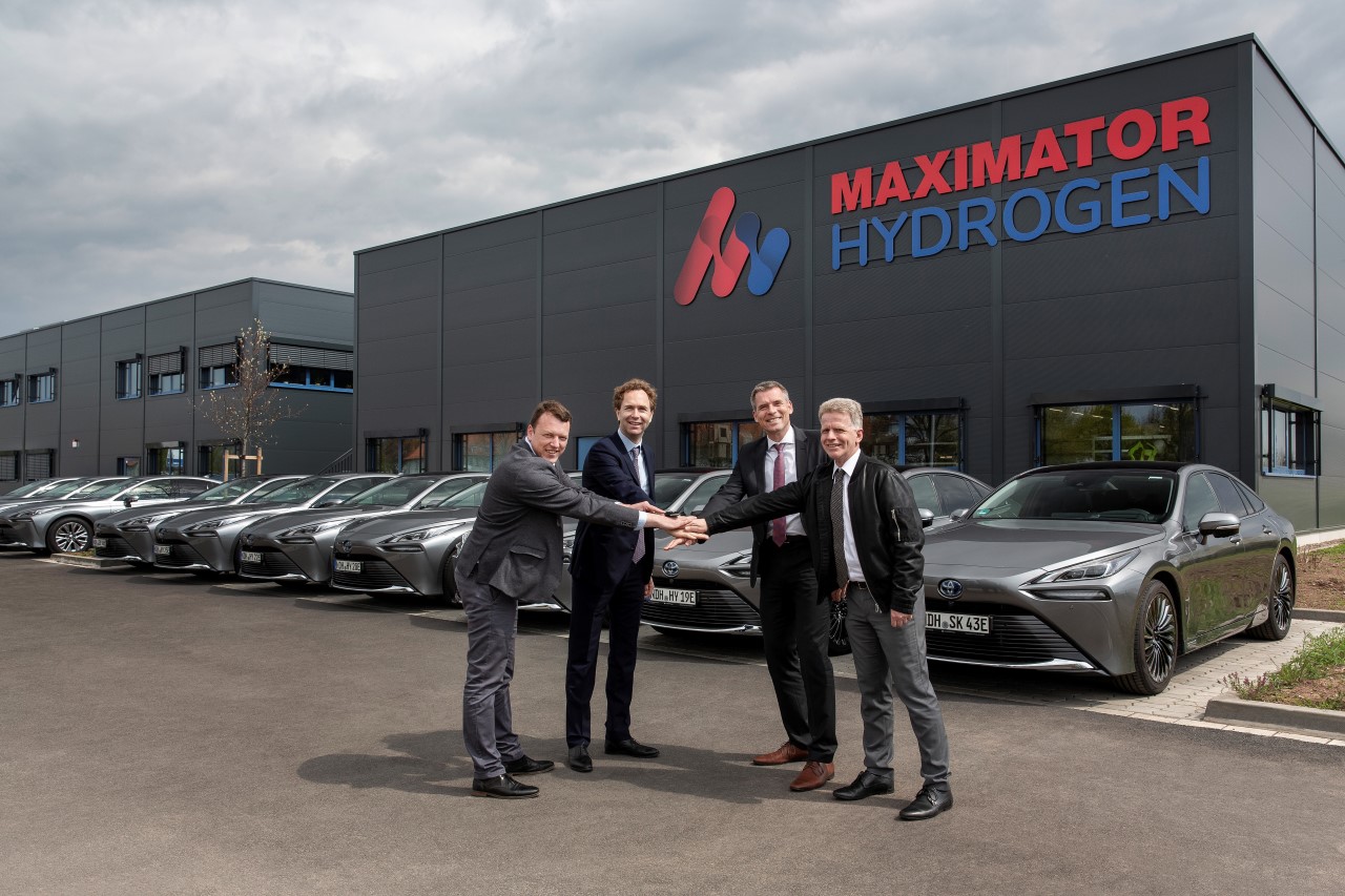 Toyoty Mirai we flocie producenta technologii infrastruktury wodorowej