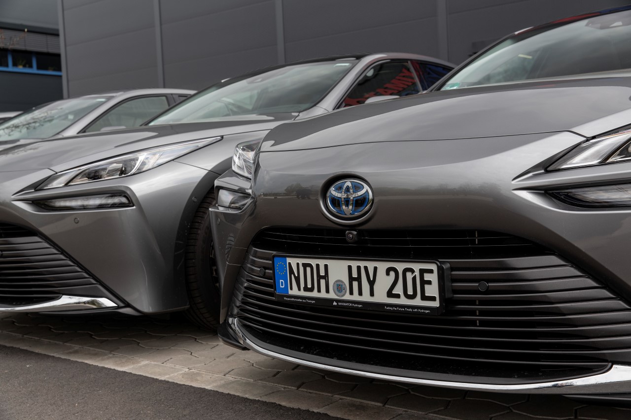 Toyoty Mirai we flocie producenta technologii infrastruktury wodorowej