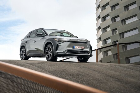 Toyota bZ4X – pierwszy model z linii Beyond Zero