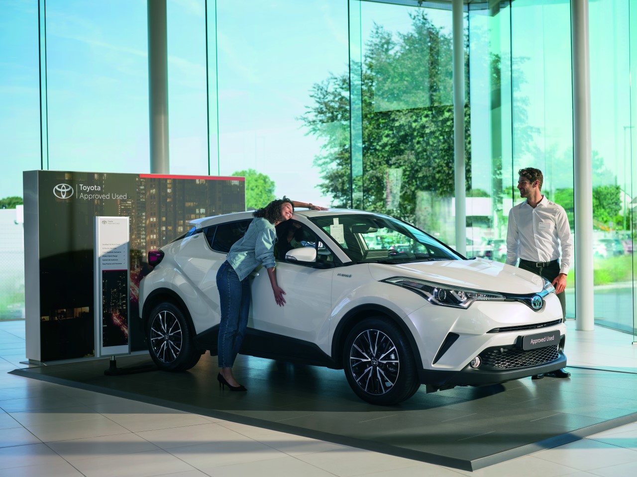 Toyota rozwija sieć sprzedaży aut używanych. Program Pewne Auto w trzech nowych salonach