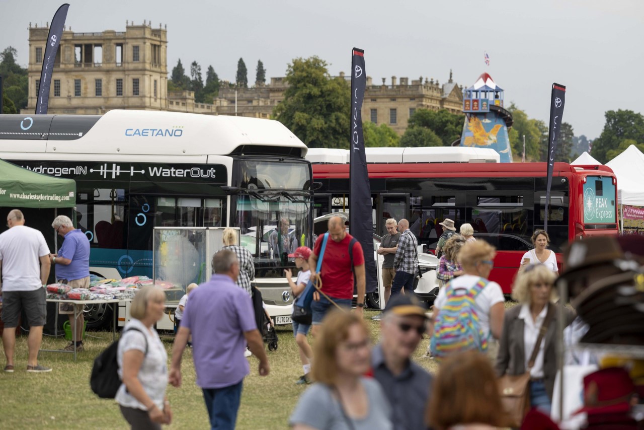 Test wodorowych autobusów Toyoty w Parku Narodowym Peak District w Wielkiej Brytanii