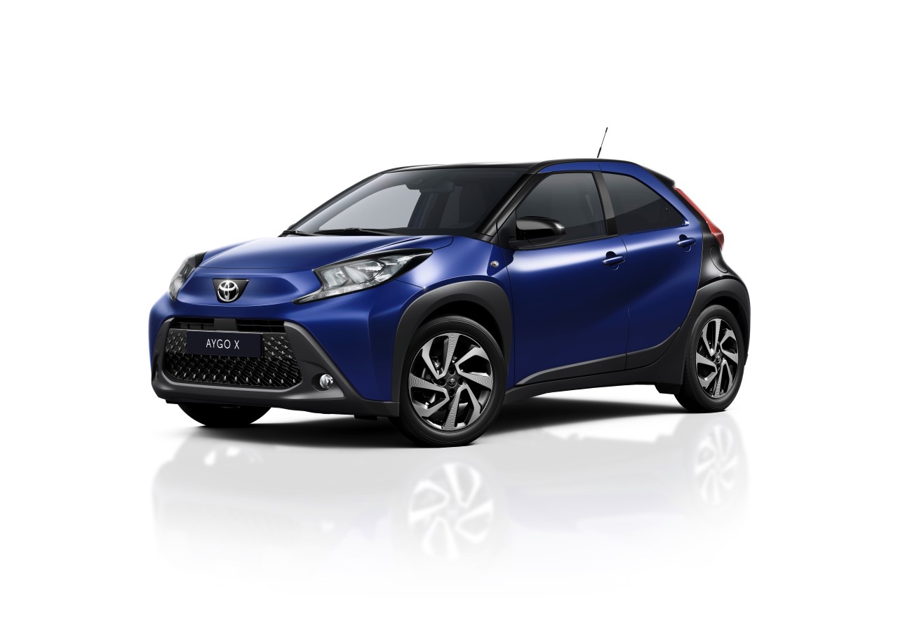 Aygo X z rocznika 2023. Nowy lakier Brass Gold i nowa wersja Selection 
