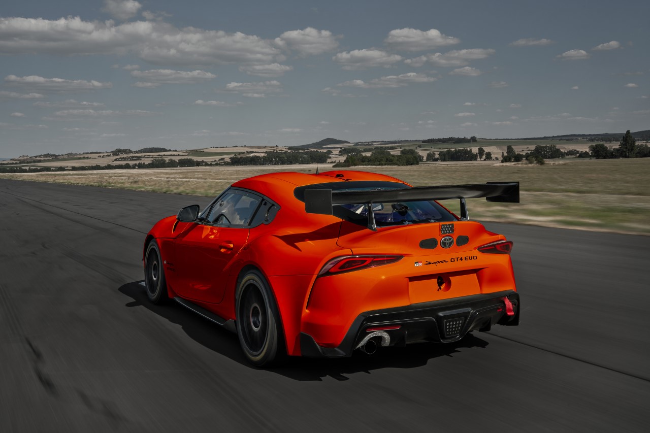 Toyota GR Supra GT4 Evo. Nowy wyścigowy model na sezon 2023