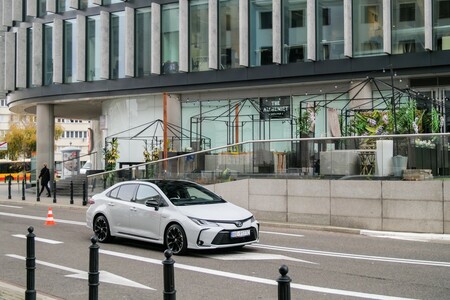 Toyota sprzedała w Polsce 50 tysięcy Corolli Hybrid. To pierwszy hybrydowy model marki z takim wynikiem