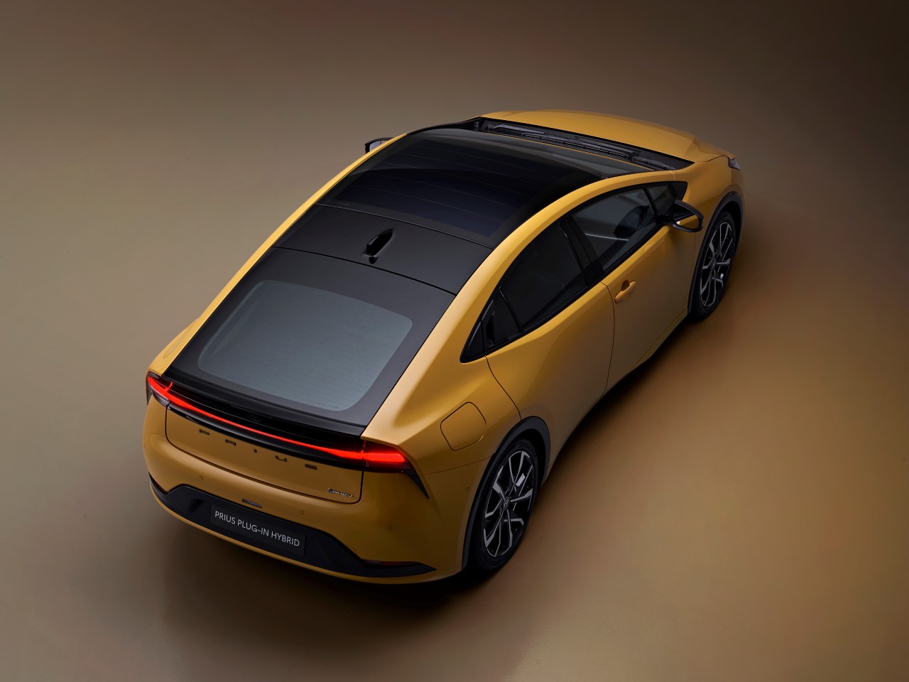 Nowa Toyota Prius z napędem plug-in hybrid. Trzy wersje wyposażenia i ceny od 199 900 zł