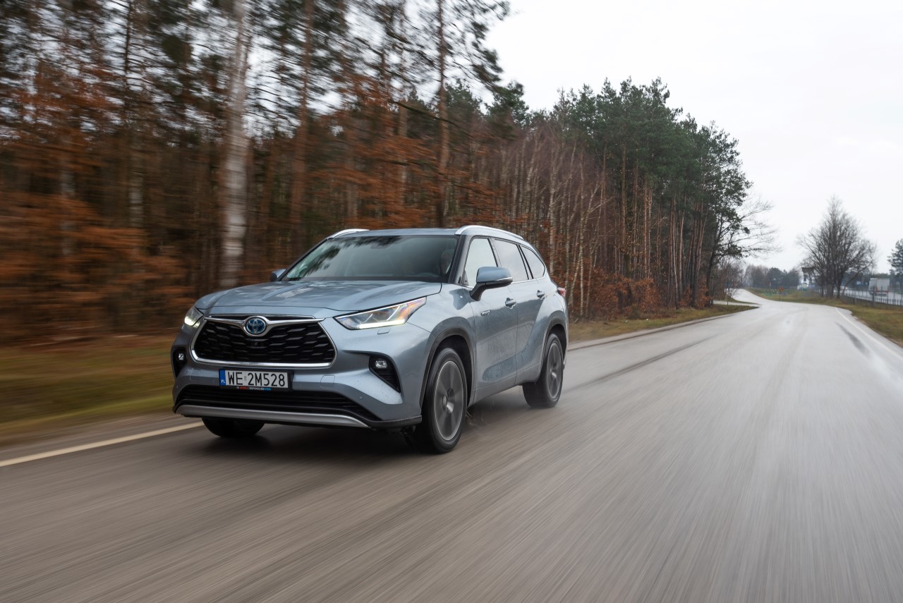 Toyota sprzedała w Polsce ponad 100 000 hybrydowych SUV-ów