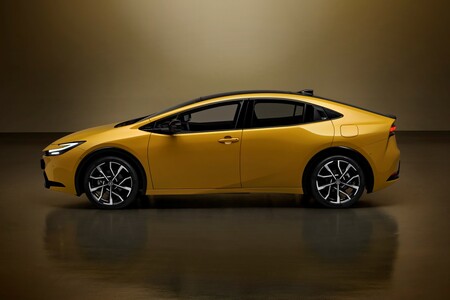 Toyota Prius w wersji Executive. Zaawansowane technologie i standard premium 