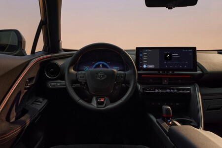 Start rezerwacji online nowej Toyoty C-HR. Konkurencyjna cena od 139 900 zł i dwie limitowane, topowe wersje na początek