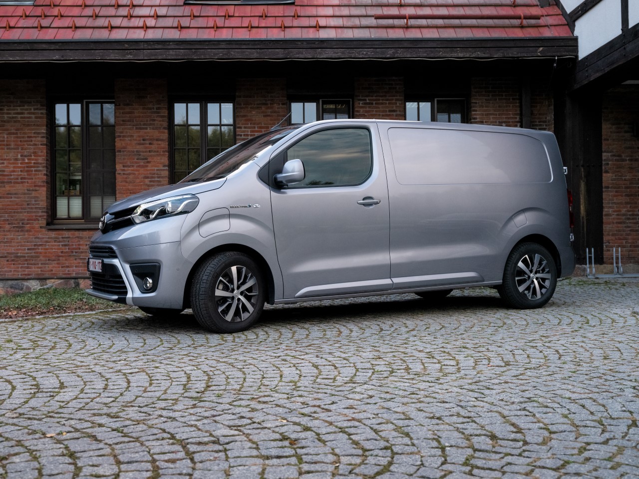 Bezemisyjne Toyoty PROACE Electric we flocie Piekarni Cukierni Putka