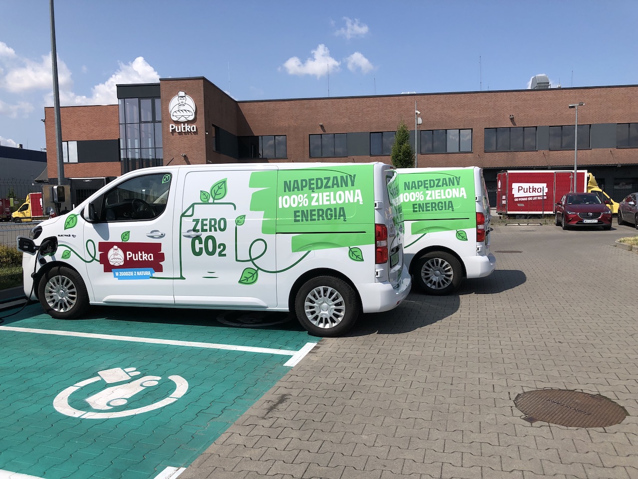 Bezemisyjne Toyoty PROACE Electric we flocie Piekarni Cukierni Putka