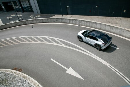 Elektryczna Toyota bZ4X na polskim rynku z dwoma napędami