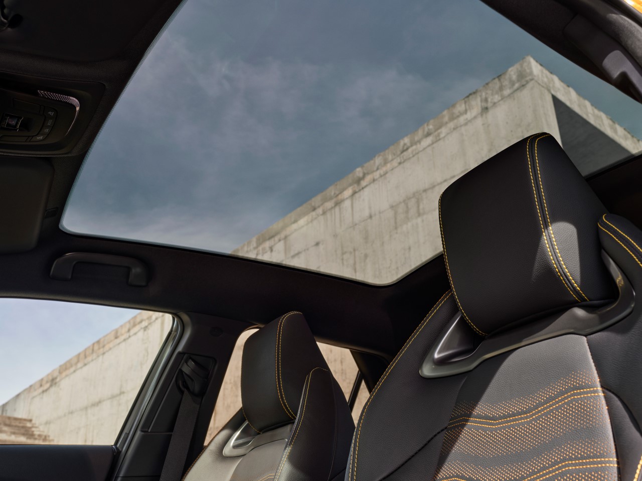 Nowa Toyota C-HR wykorzystuje dwa razy więcej materiałów z recyklingu i technologie, które obniżają emisję CO2