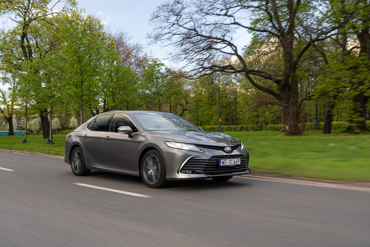 Rusza nowa odsłona programu flotowego Toyoty. Wzmocniona oferta, powrót dostępności aut oraz gwarancja warunków i realizacji dostaw