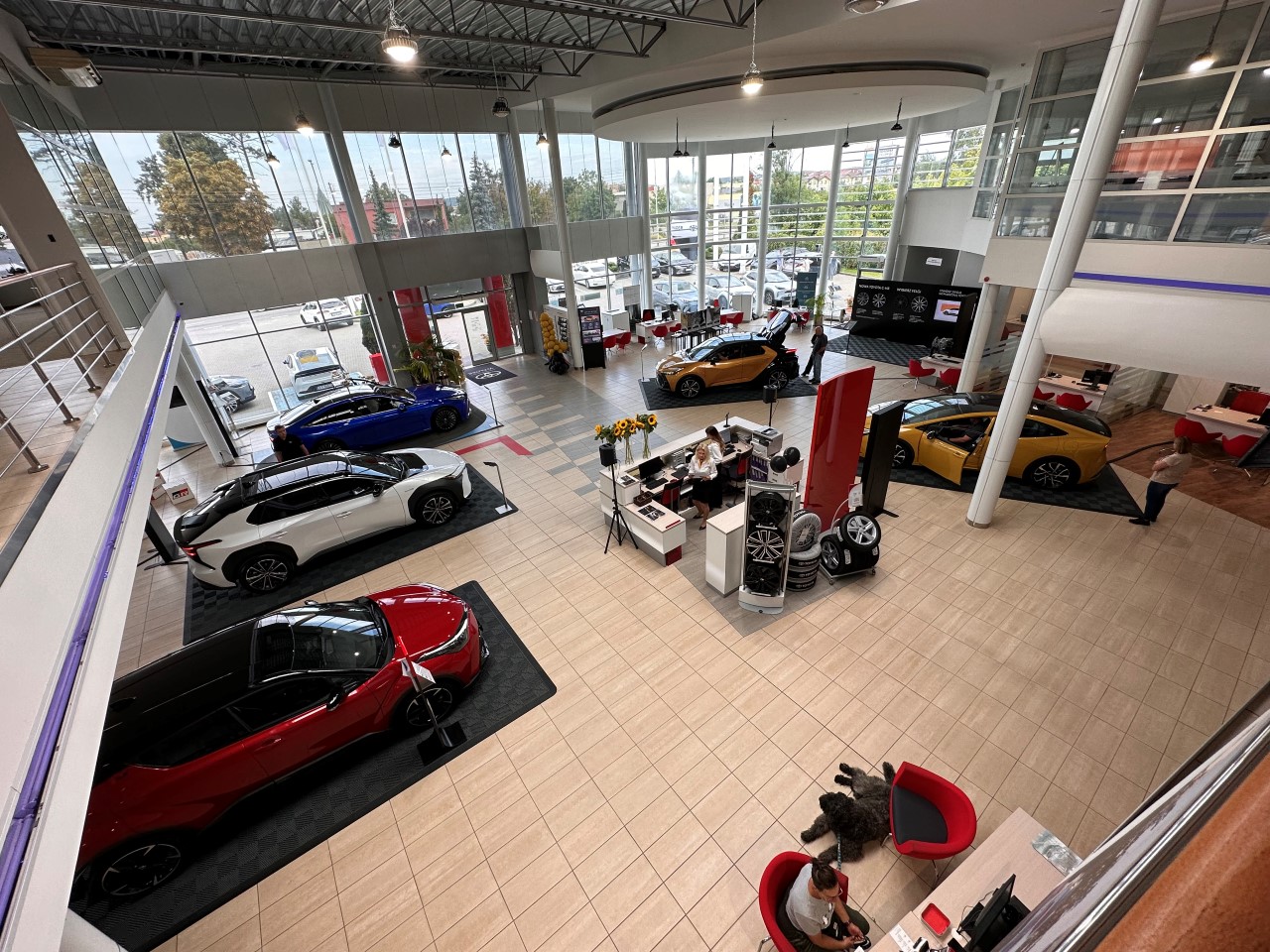 Już ponad 15 tys. osób na pokazach nowej Toyoty C-HR w salonach w całej Polsce