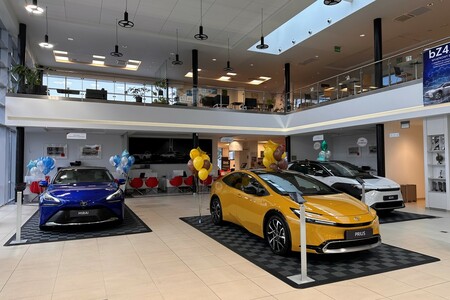 Już ponad 15 tys. osób na pokazach nowej Toyoty C-HR w salonach w całej Polsce