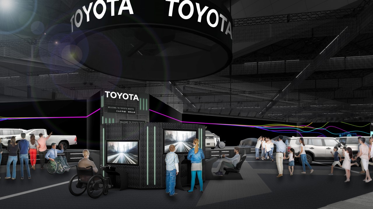 Wyjątkowe stoisko Toyoty na Japan Mobility Show 2023. Na ekspozycji Century, Crown, łazik księżycowy oraz prototypy
