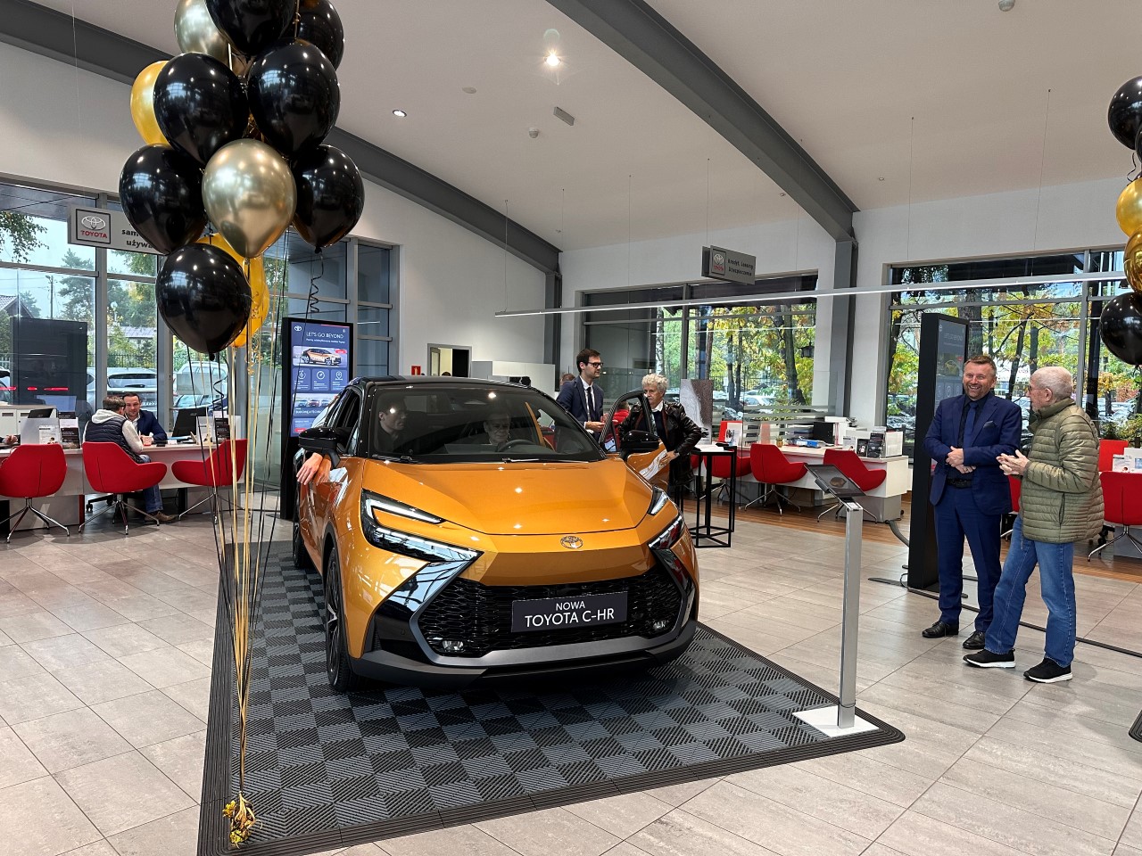 Sukces pokazów nowej Toyoty C-HR. Ponad 40 tys. osób odwiedziło salony