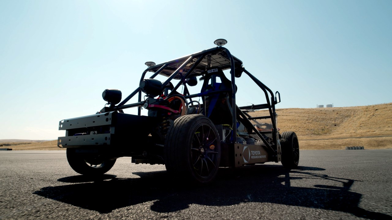 Toyota wykorzystuje AI do poprawy bezpieczeństwa na drogach