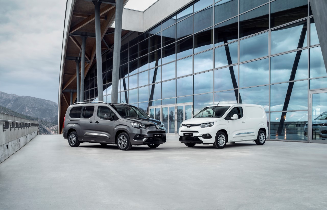 Dynamiczny wzrost marki Toyota Professional. PROACE CITY i Hilux liderami segmentów