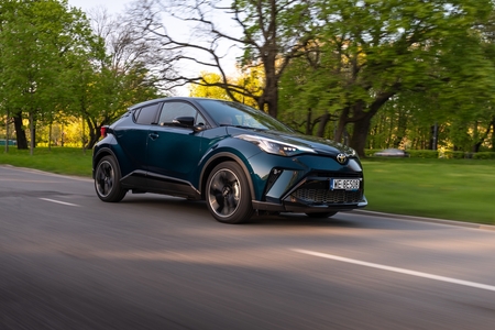 Rekordowa sprzedaż hybryd Toyoty w 2023 roku. Prawie 80% klientów wybrało auta z takim napędem