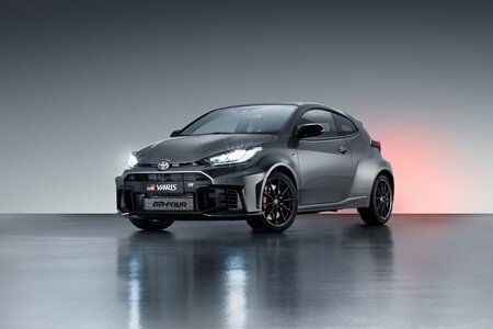 Nowe modele i większy wybór zelektryfikowanych napędów. Nowości w gamie Toyoty w 2024 roku  