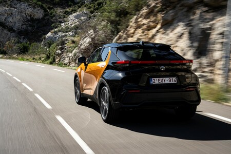 Toyota C-HR Plug-in Hybrid 2024