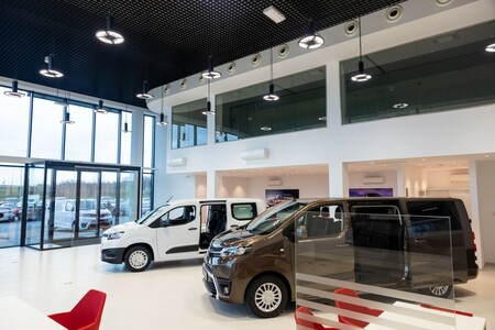 Toyota stawia na silny rozwój sieci dealerskiej aut użytkowych. 9 salonów Toyota Professional