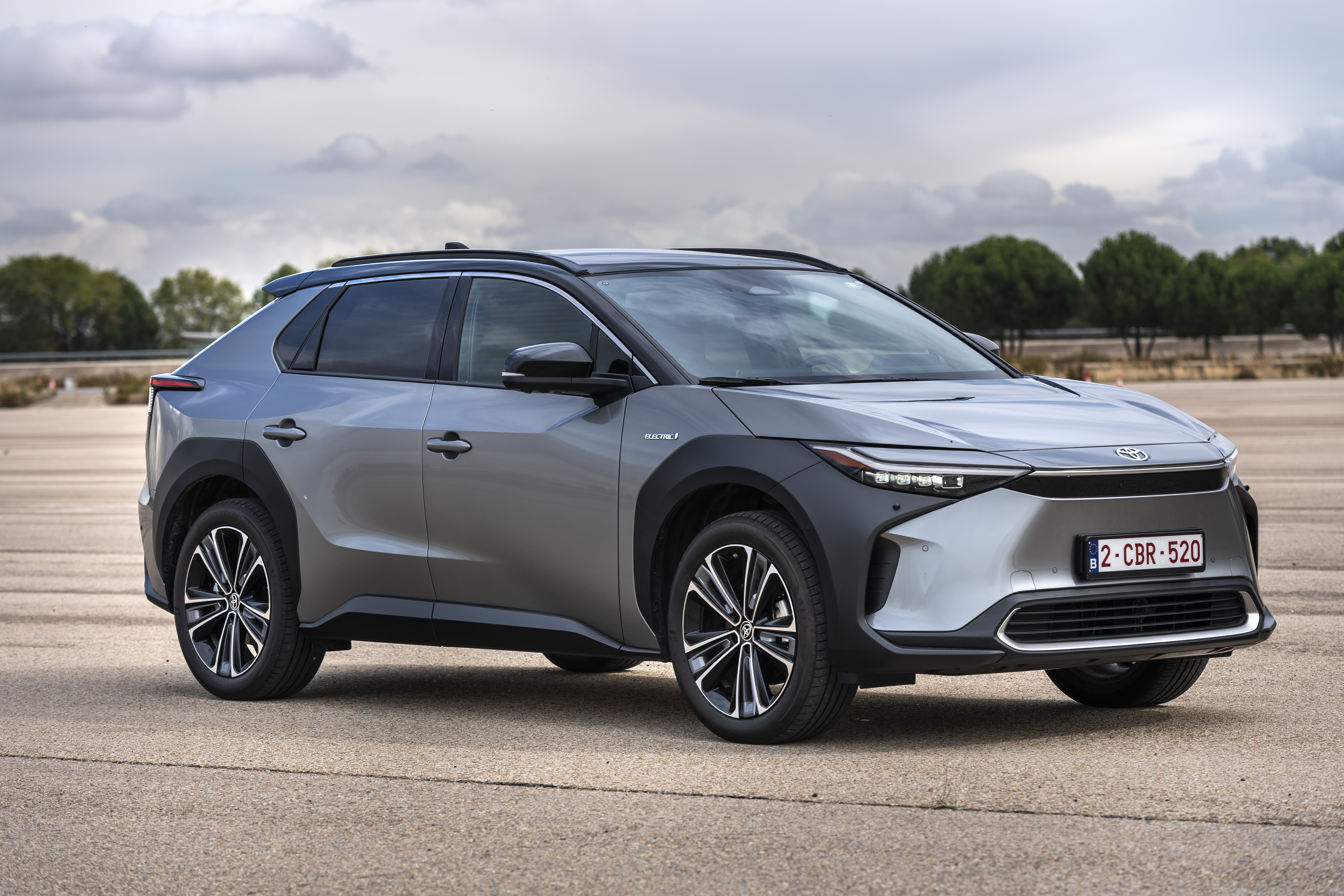 Toyota bZ4X we flocie WeFlex. 165 elektrycznych aut zasili londyński rynek usług przewozowych