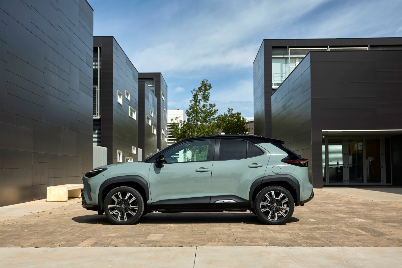 Nowa Toyota Yaris Cross z hybrydą o mocy 130 KM i limitowaną wersją specjalną Premiere Edition