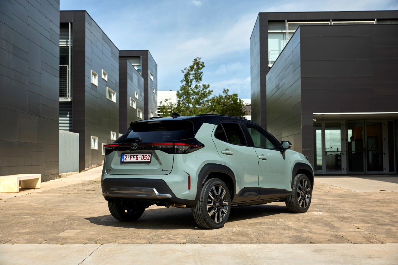 Nowa Toyota Yaris Cross z hybrydą o mocy 130 KM i limitowaną wersją specjalną Premiere Edition