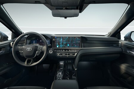 Nowa Toyota Camry z hybrydą 5. generacji od 185 900 zł